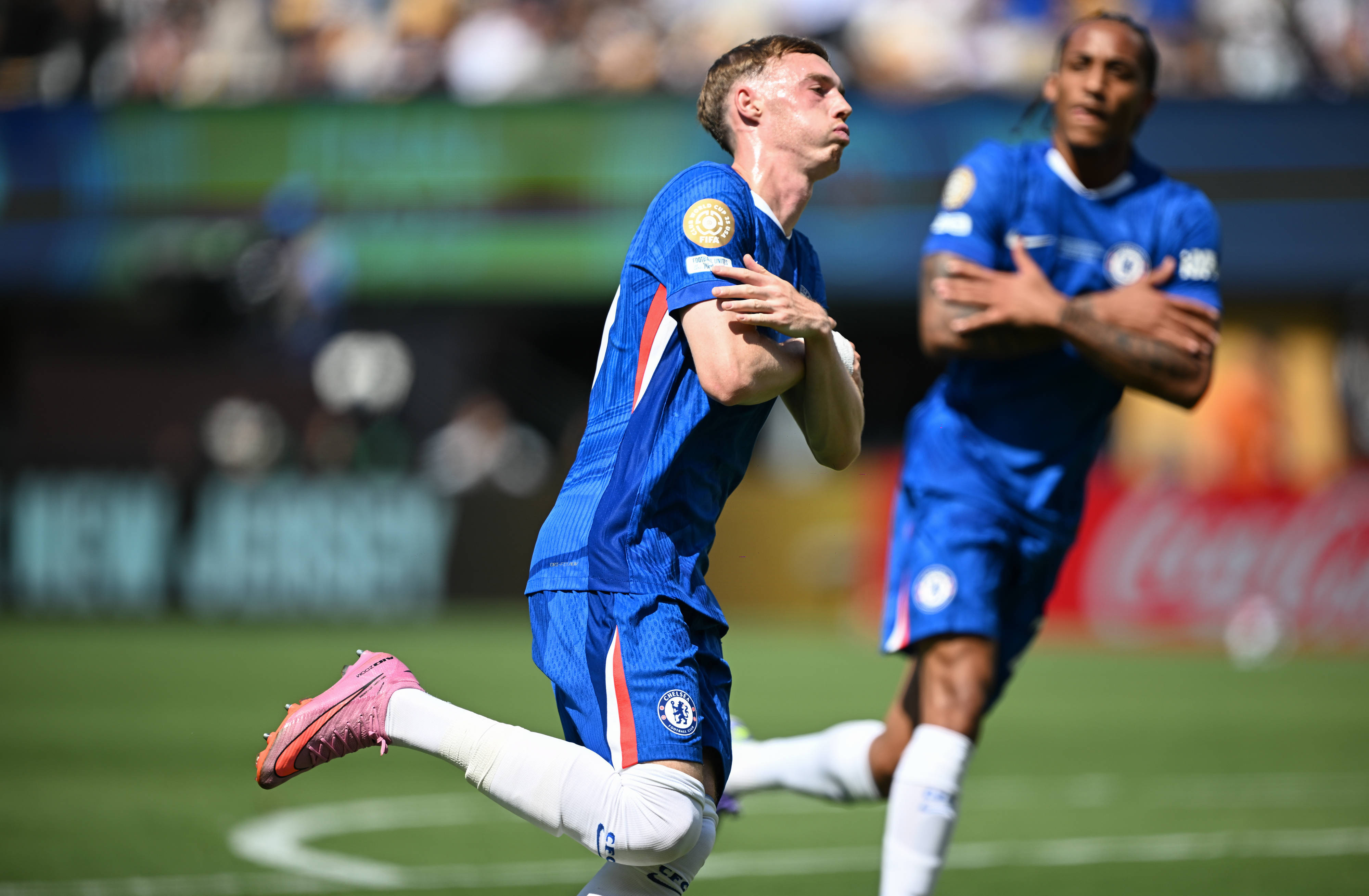 详细阅读:切尔西主场大捷,球员赛后激动庆祝胜利,设计帮助.的简单介绍 切尔西主场大捷,球员赛后激动庆祝胜利,设计帮助.的简单介绍